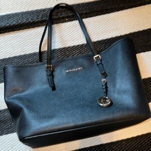 Michael kors tote bag